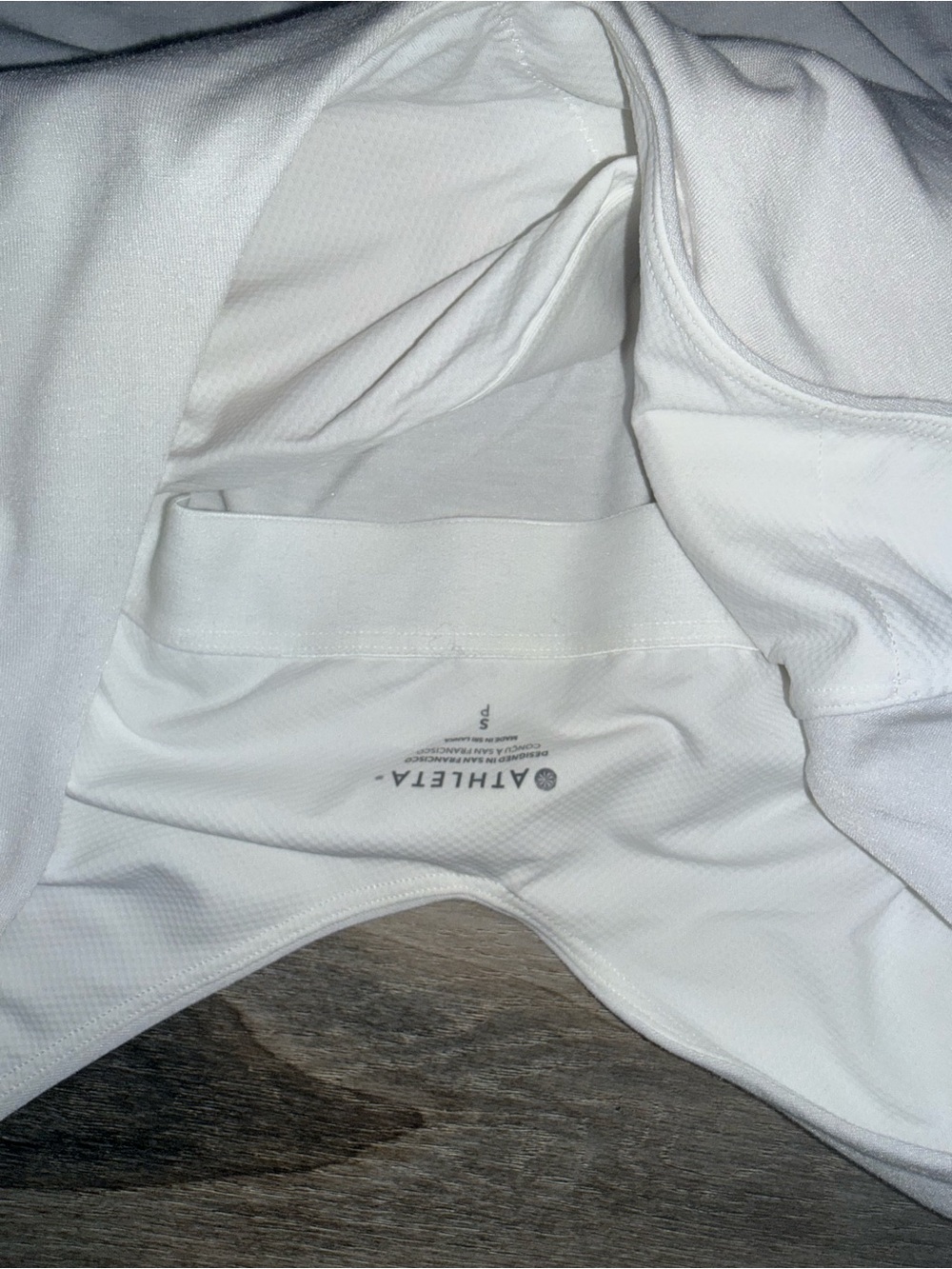 Athleta small white Scoop Neck Women’s‎ Top with bra pads - Picture 3 of 4